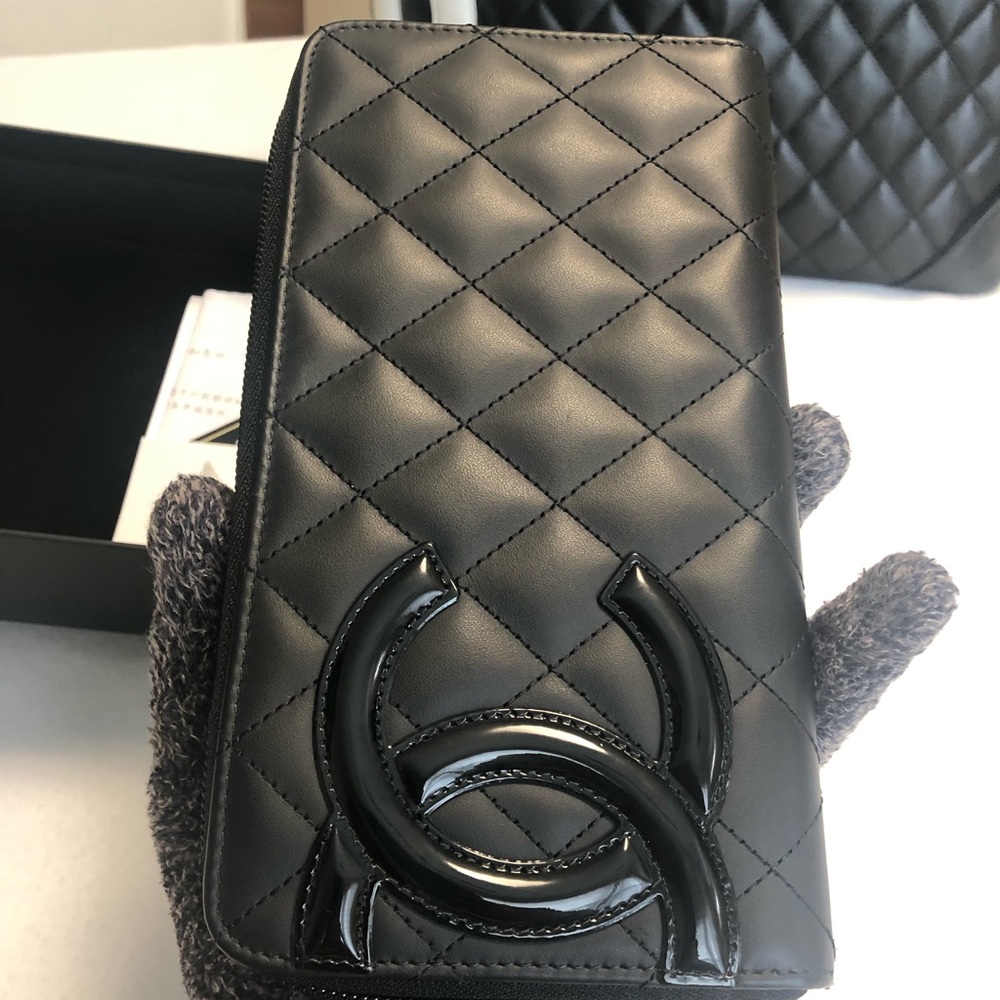 ❌SOLD❌ CHANEL CAMBON ZIPPY CHAIN WALLET - Picture 3 of 16
